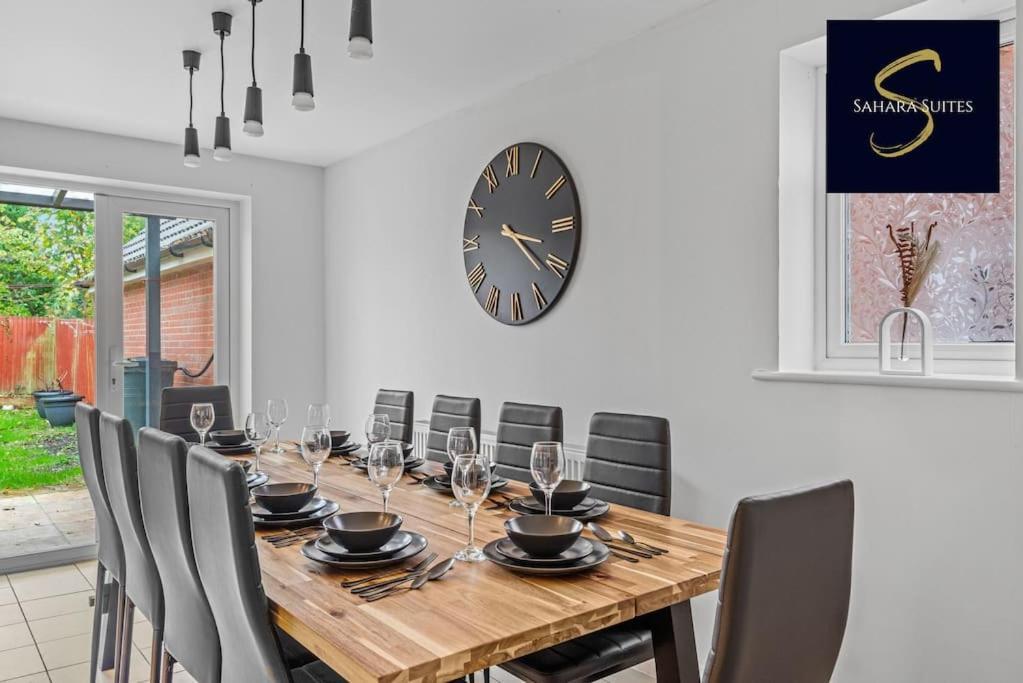 5-Bed Home With Free Parking On Reading Eksteriør bilde